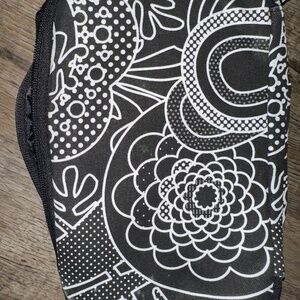 Amika‎ Hair small travel Bag makeup care skull rock star punk